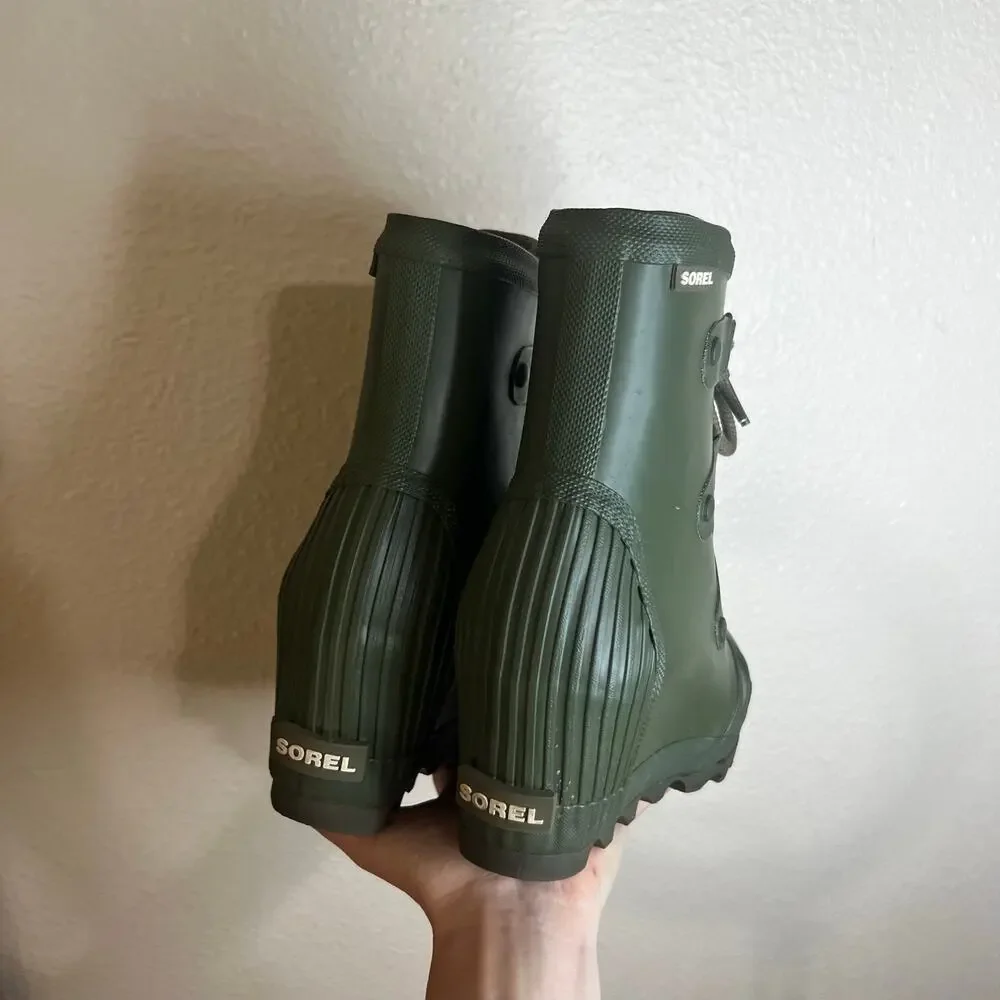 SOREL Joan of Arctic Rain Rubber wedge boots in Olive green WOMENS 8.5